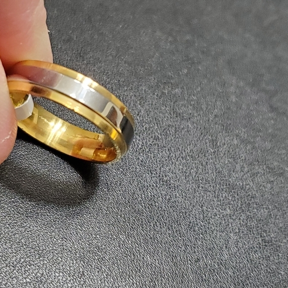 ***Final Sale*** Gold tone and silver tone ring - Picture 1 of 6